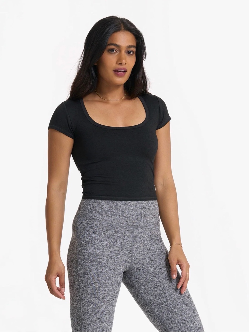 Vuori XS Short Sleeve Halo Crop in Black Heather LIKE NEW